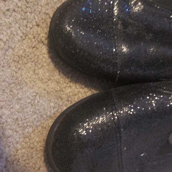 Shose - Picture 3 of 3